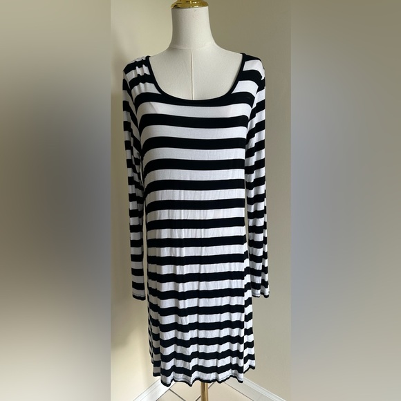 Black & White Dress - Large - Picture 1 of 7